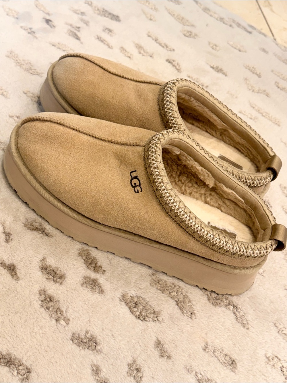 UGG Women's TAZZ Slip-On Shearling Lined Slippers - Sand